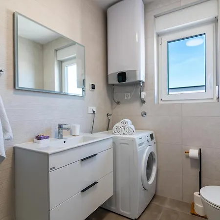 Apartment By The Sea Mandre, Pag - 22606 *