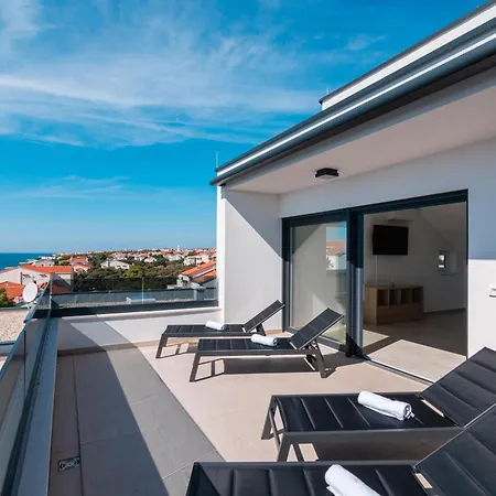 Apartment By The Sea Mandre, Pag - 22606 Kolan
