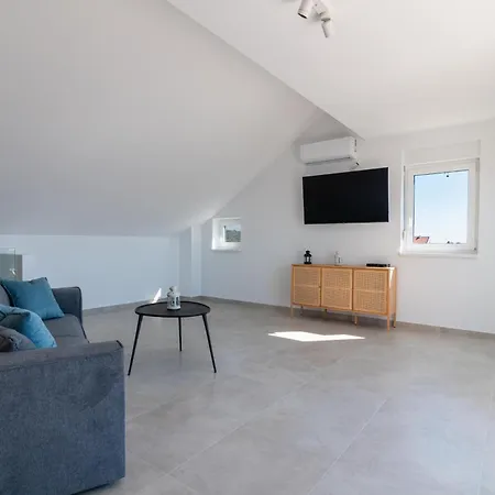 Apartment By The Sea Mandre, Pag - 22606 *