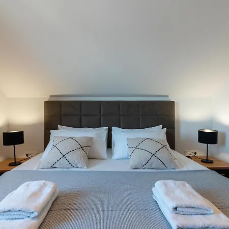 Apartment By The Sea Mandre, Pag - 22606 Kolan